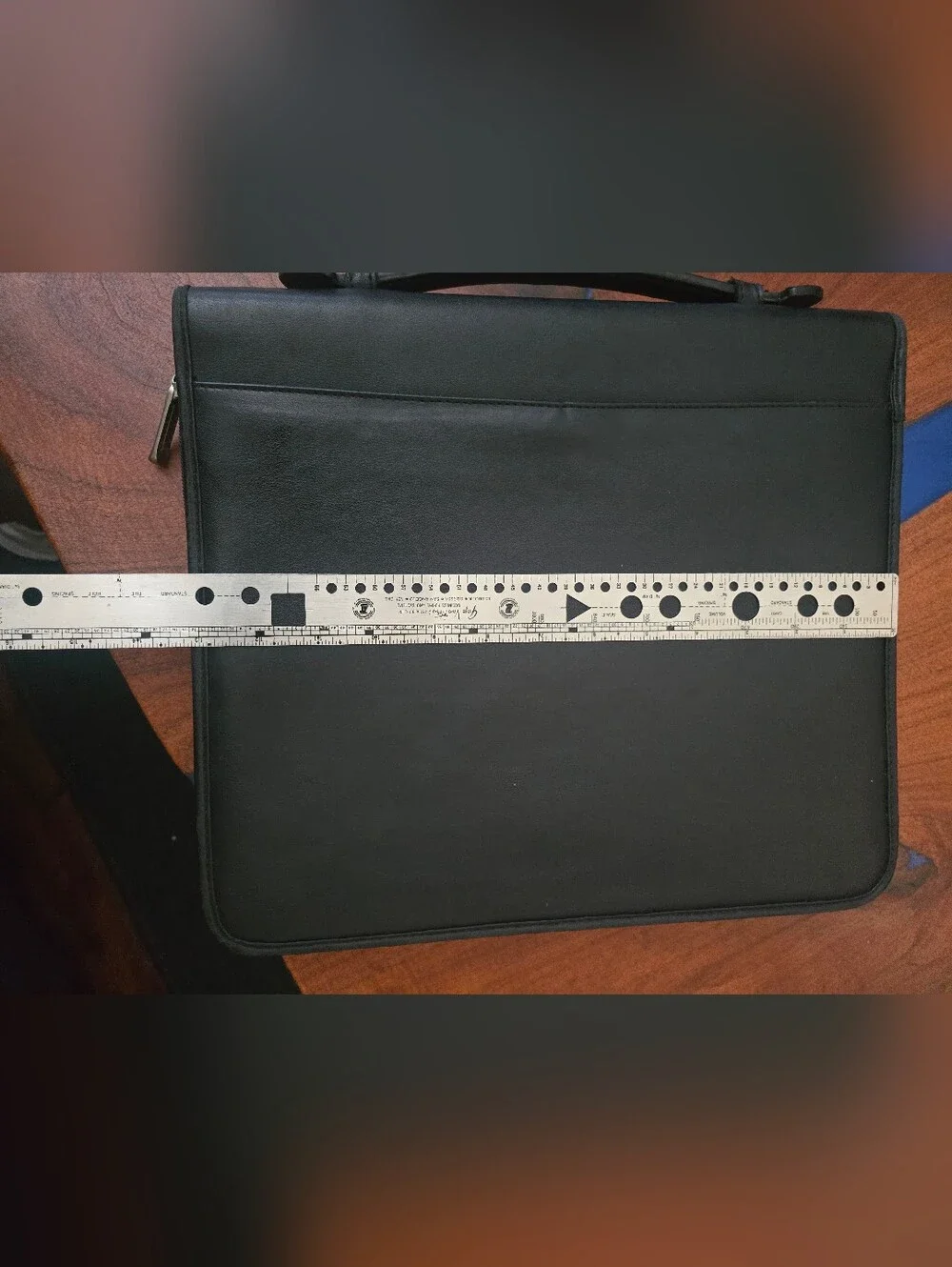Americas Avenue Black ZipperedPadfolio with Built-in Calculator Binder Organizer